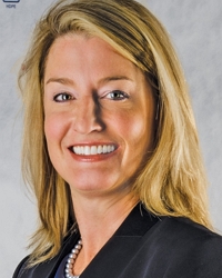 headshot photo of Laura Dwyer